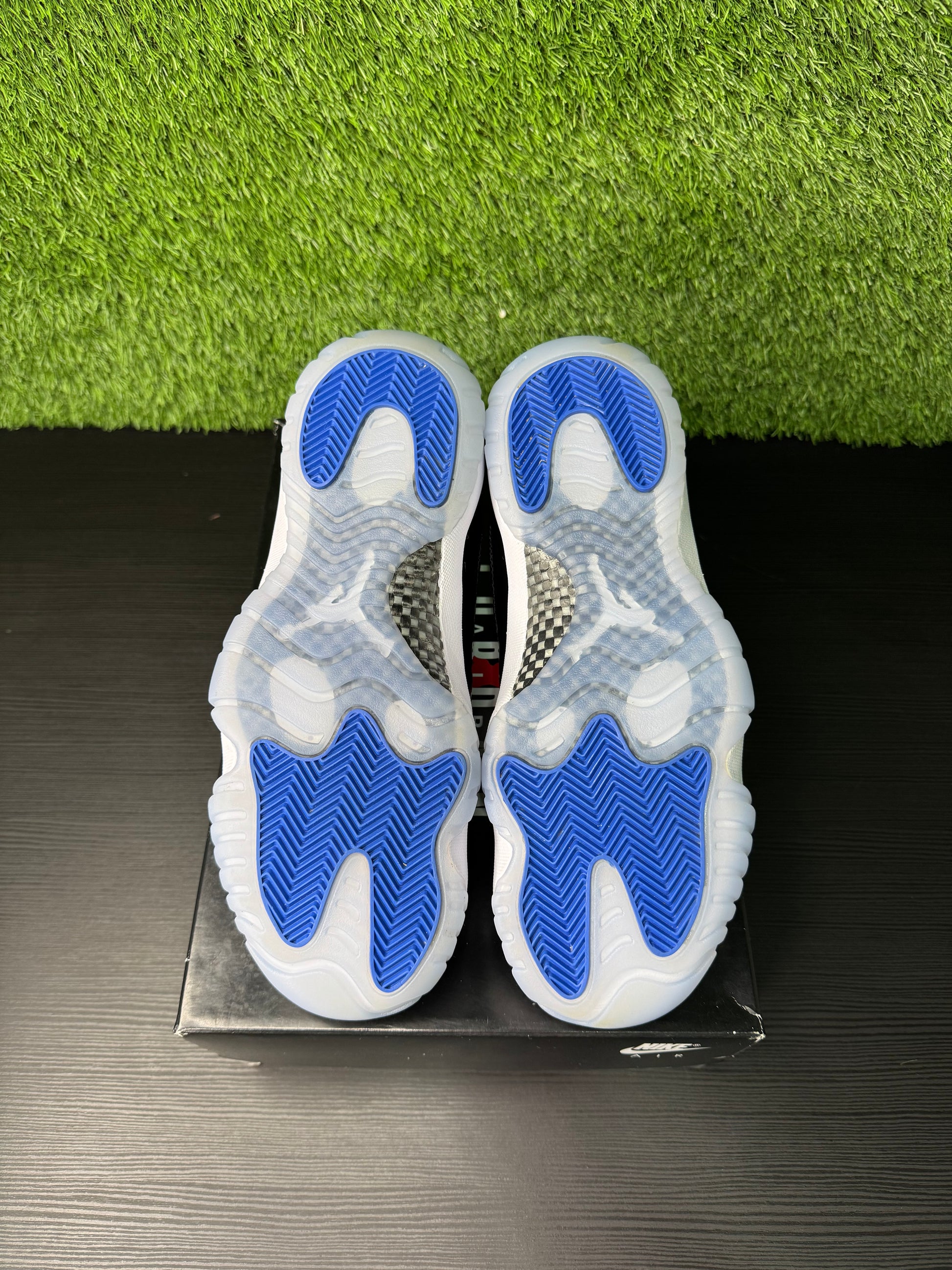 Jordan 11 Retro low Space Jam