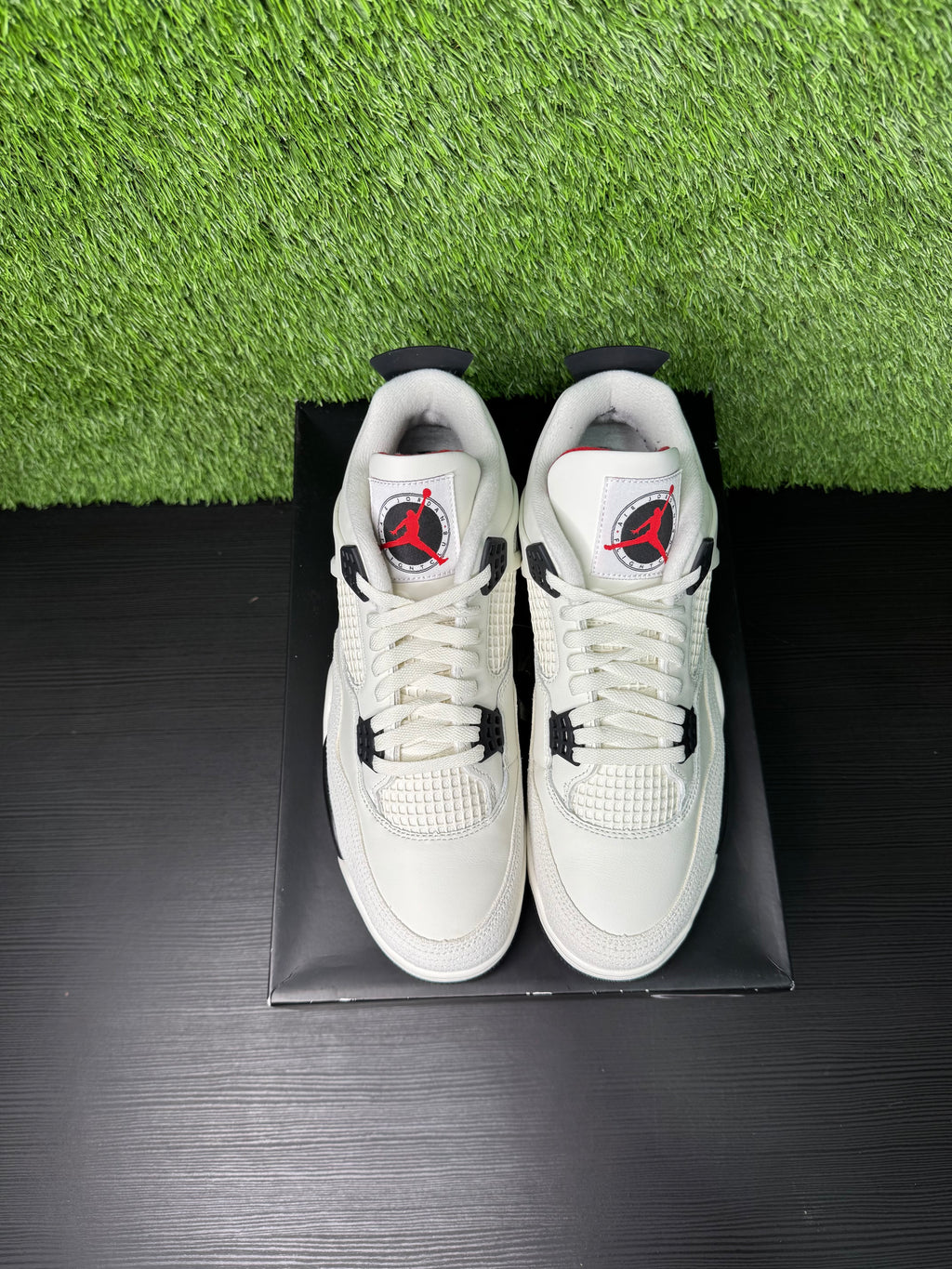 Jordan 4 Retro Flight Club