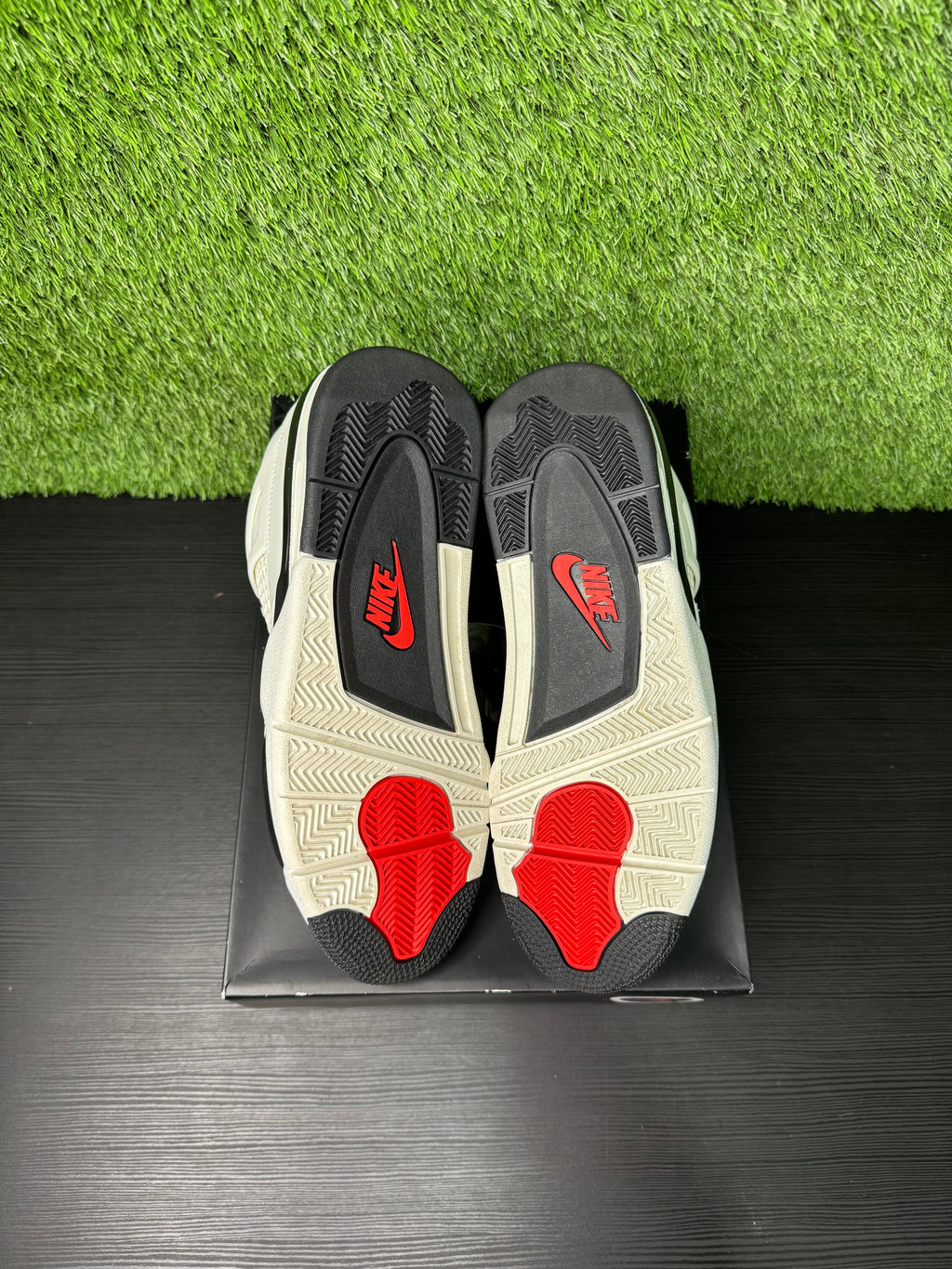 Jordan 4 Retro Flight Club