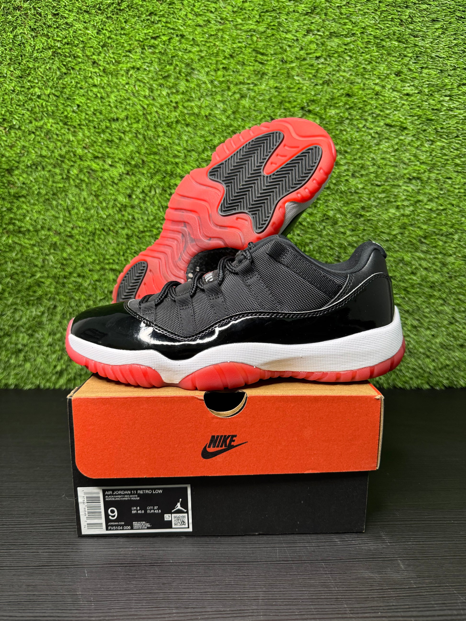 Jordan 11 Retro Low  Bred