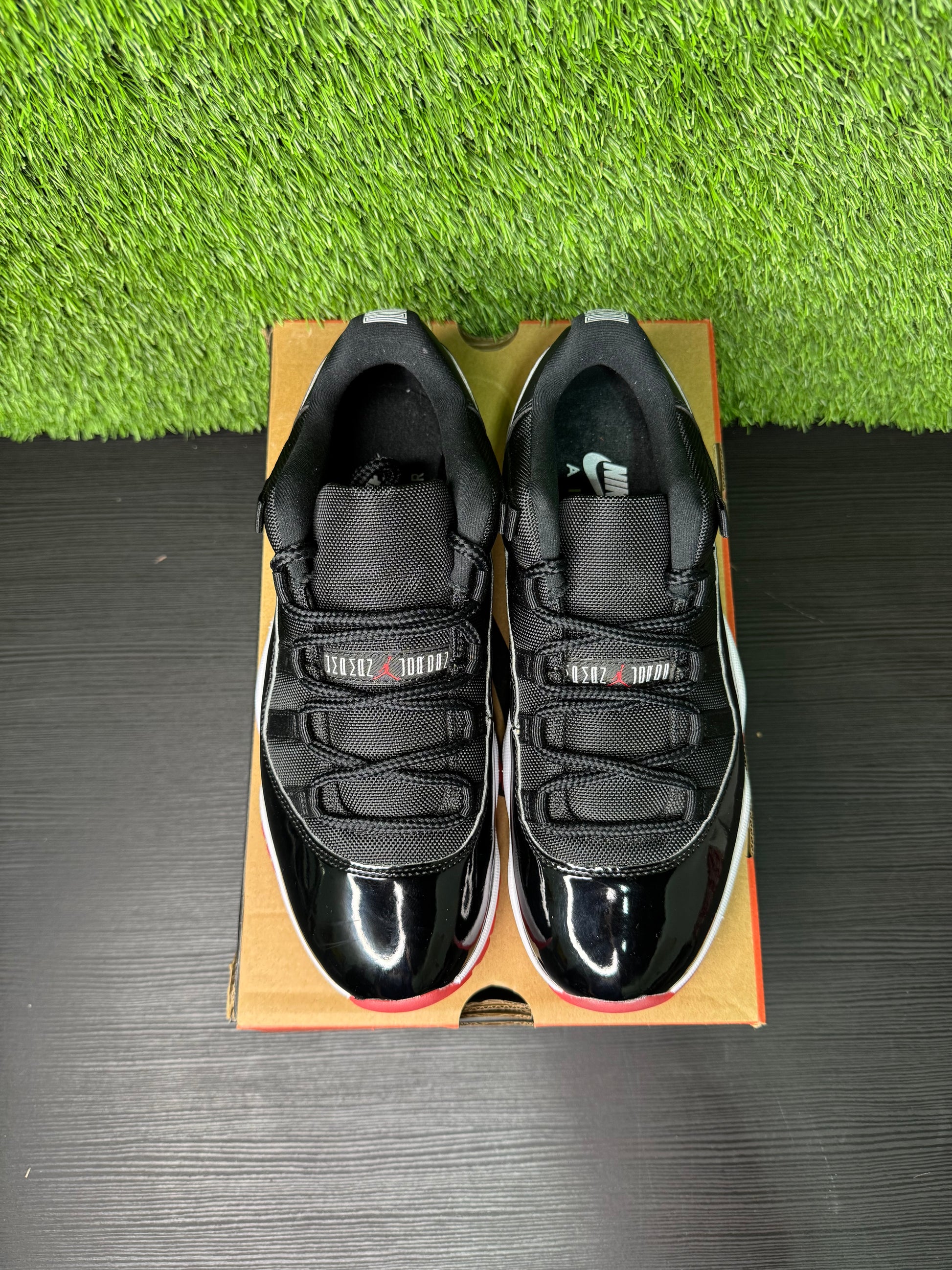Jordan 11 Retro Low  Bred