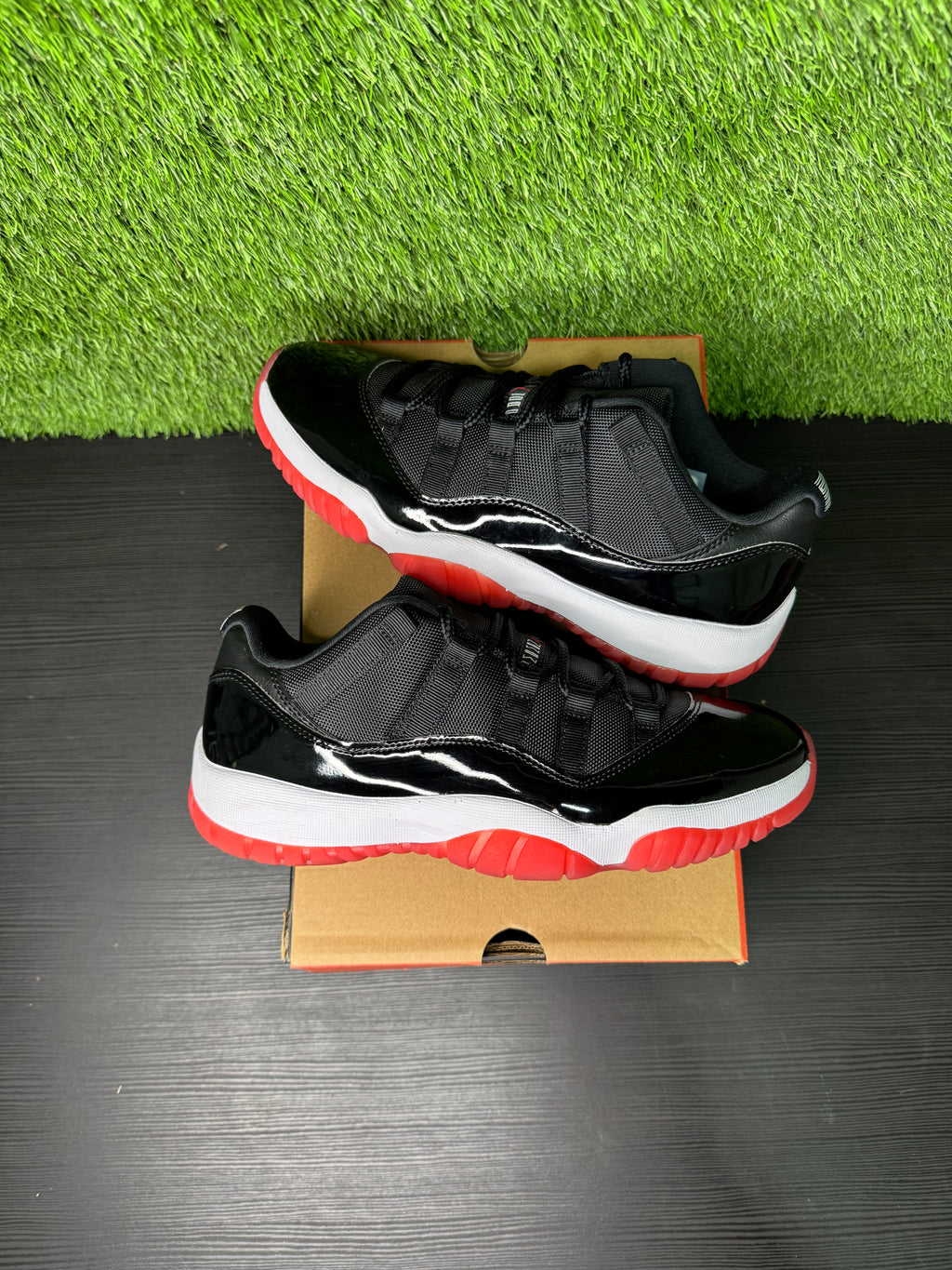Jordan 11 Retro Low  Bred