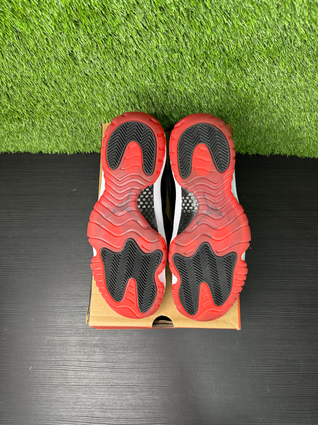 Jordan 11 Retro Low  Bred