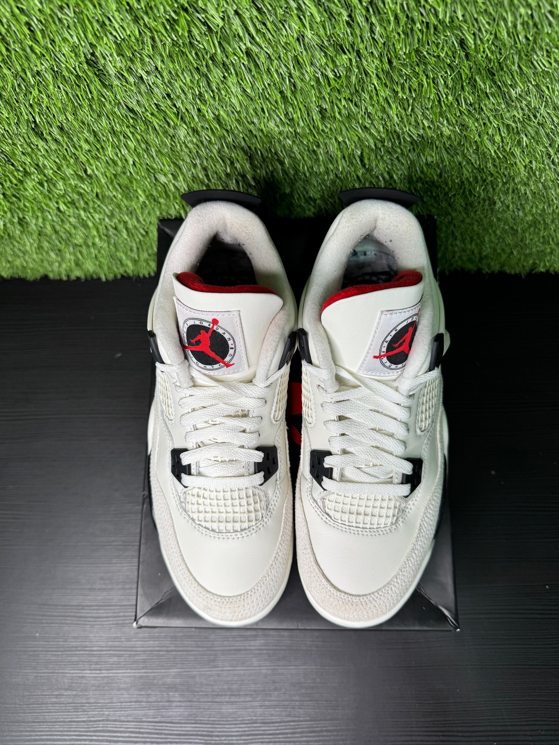 Jordan 4 Retro Flight Club