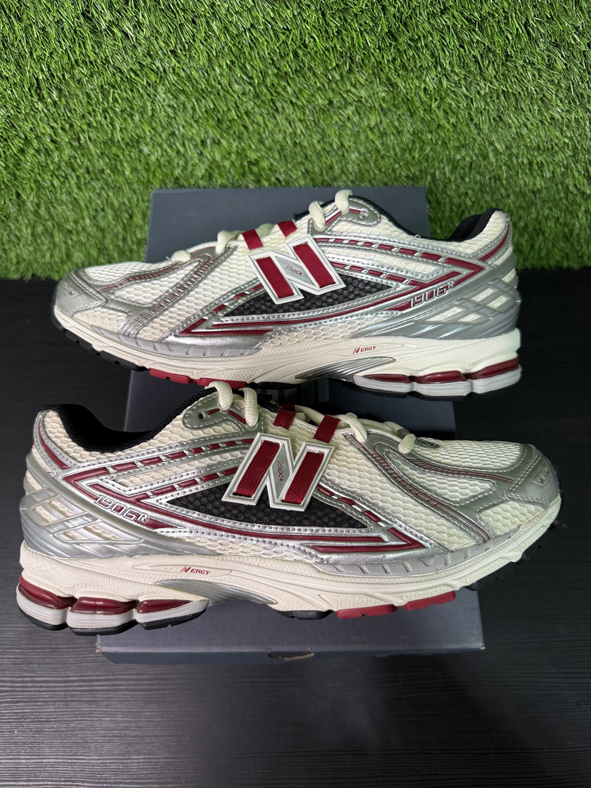 New Balance 1906R Silver Crimson