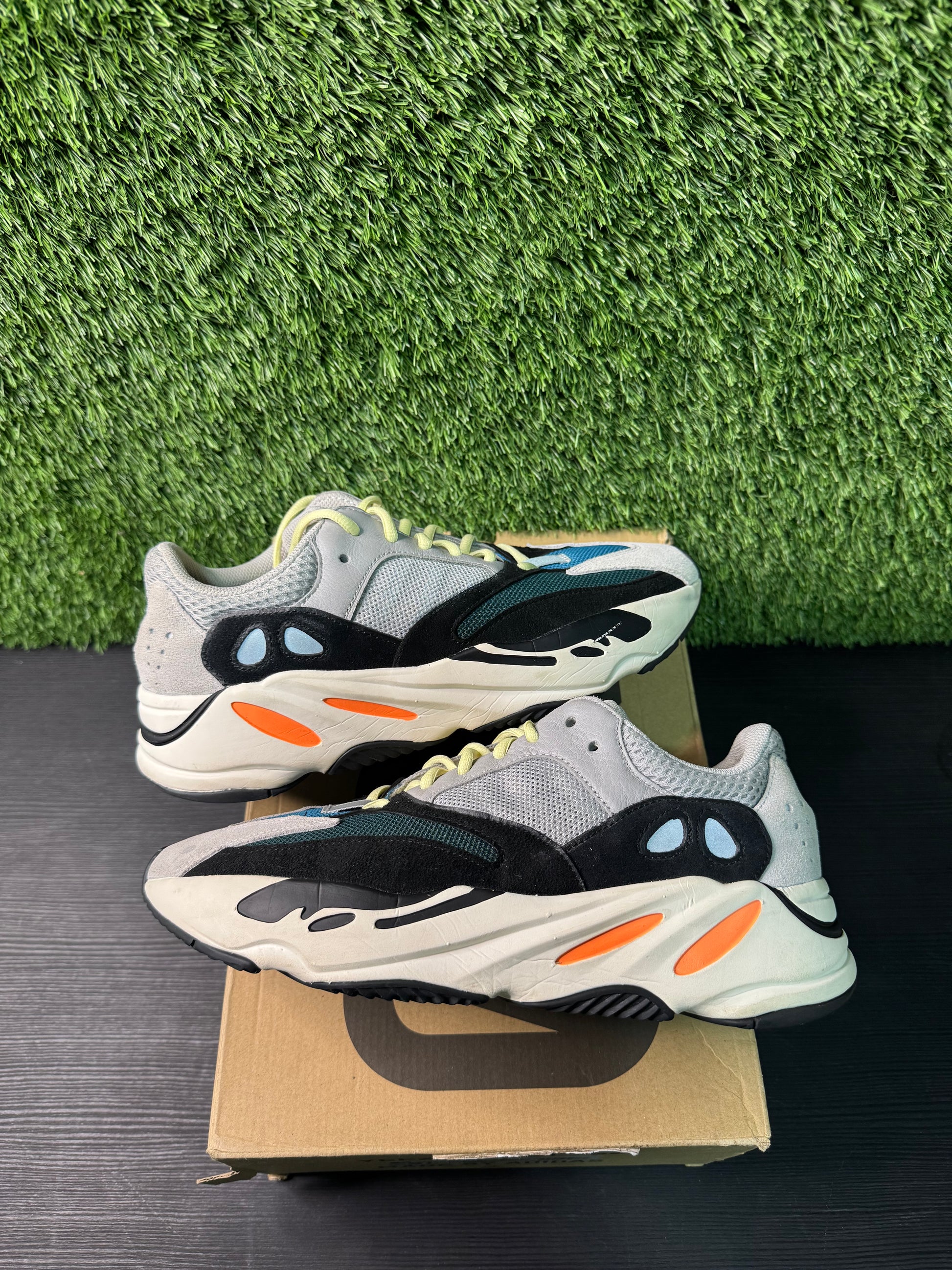 Yeezy 700 Wave Runner