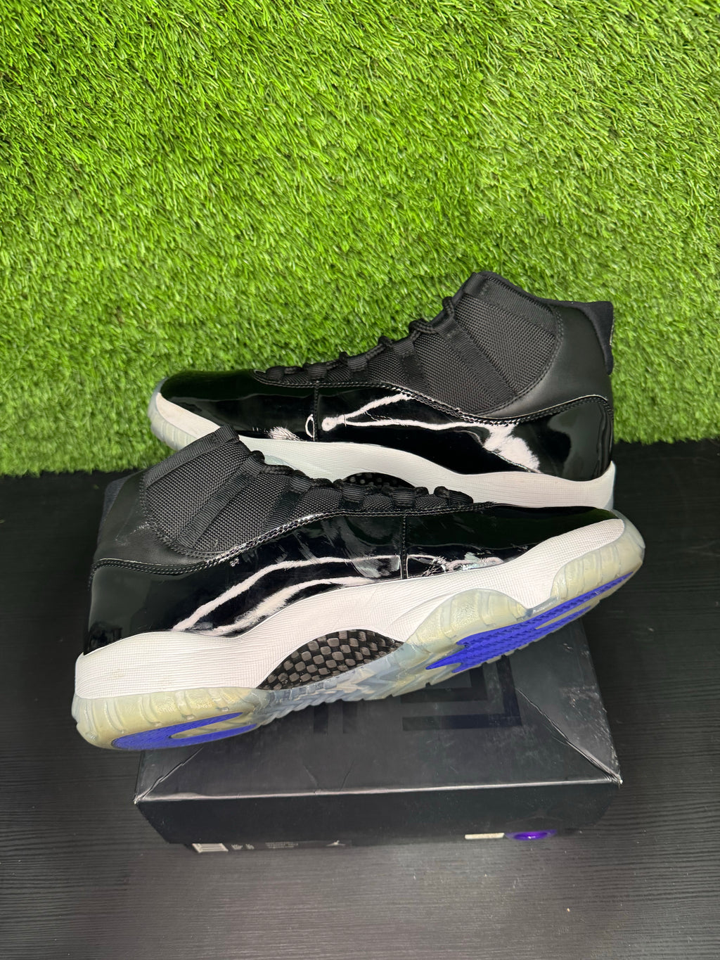 Jordan 11 Retro Space Jam (2016)