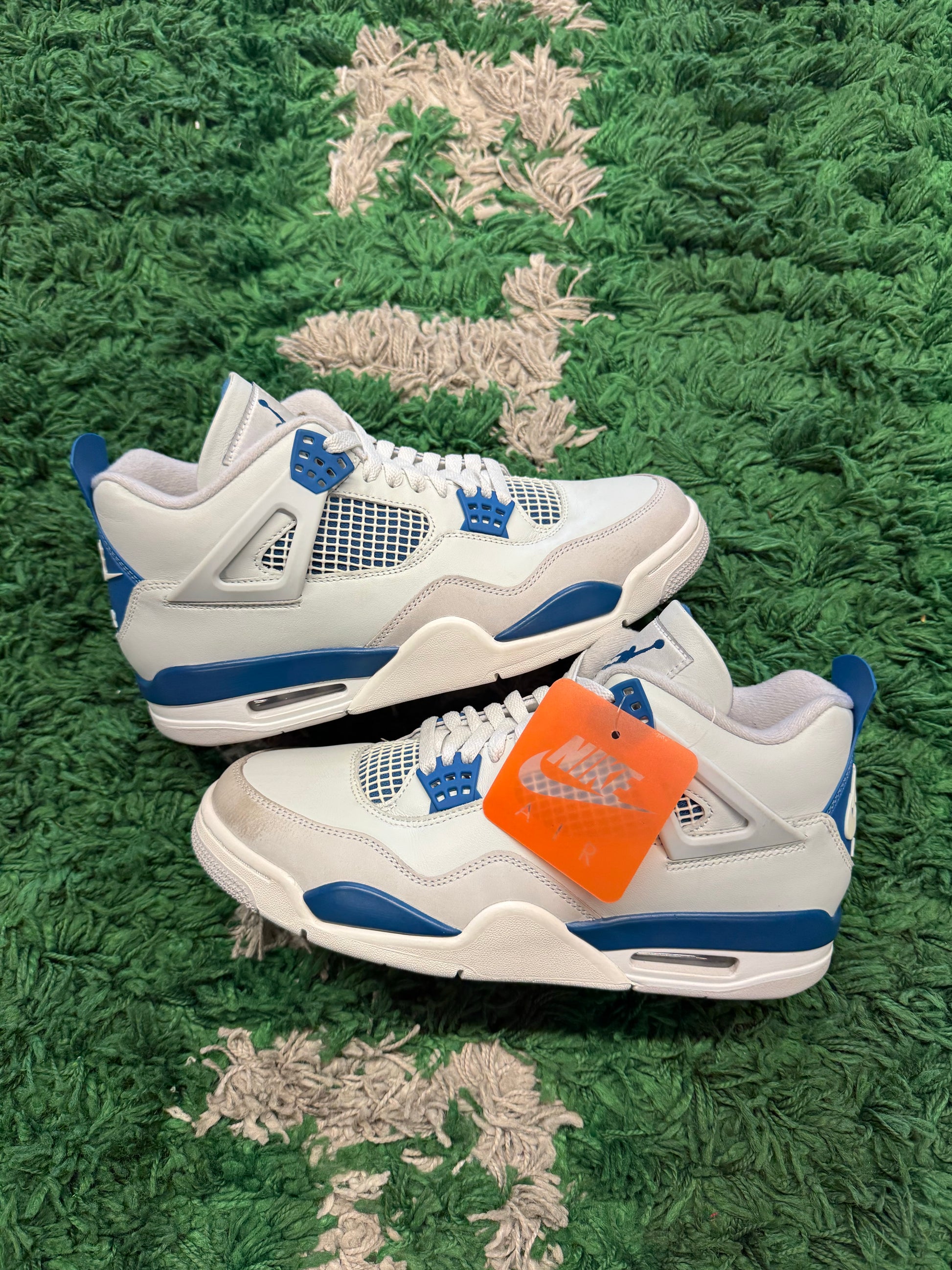 Jordan 4 Retro Military Blue (2024)