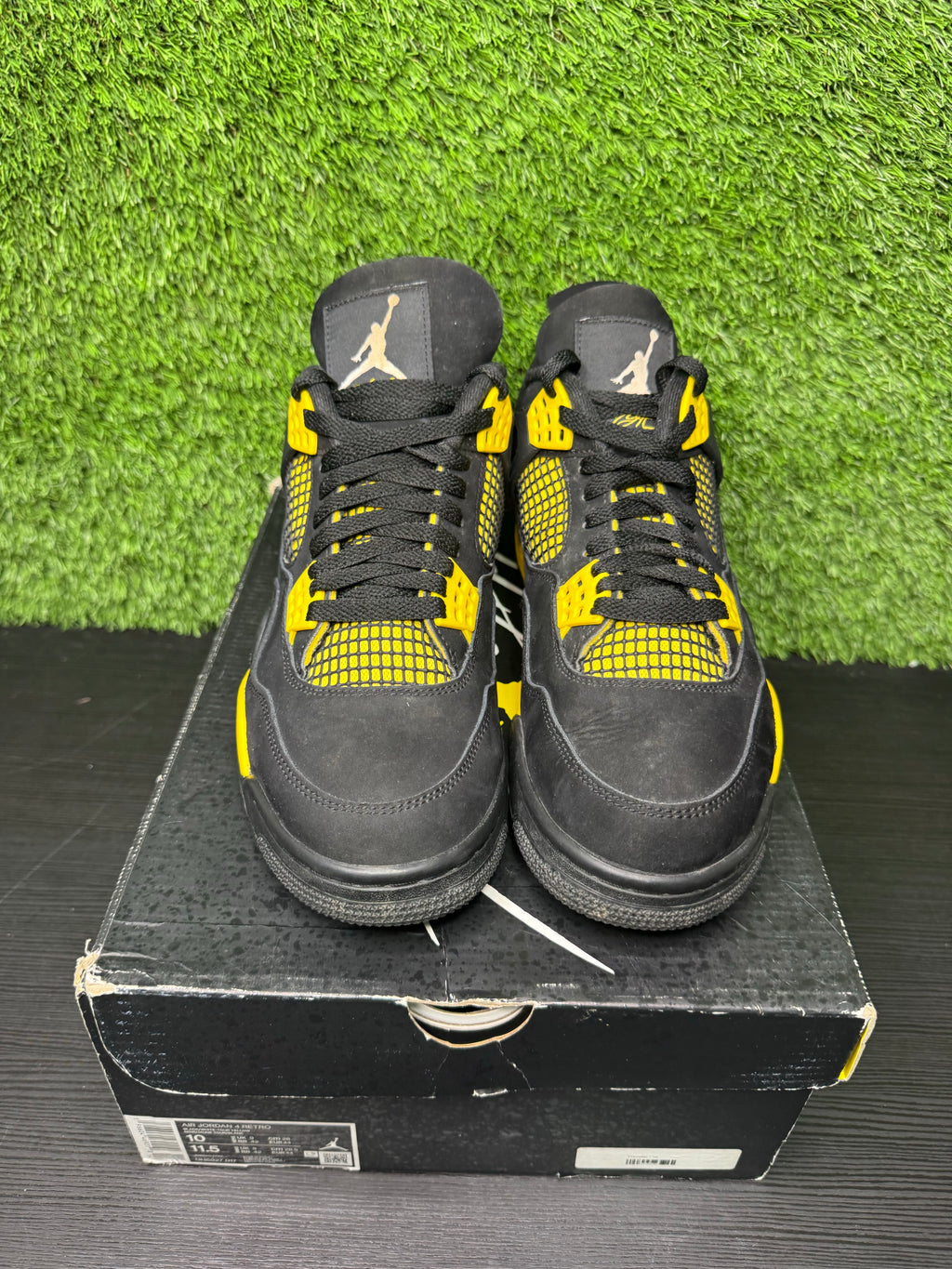 Jordan 4 Retro Thunder (2023)
