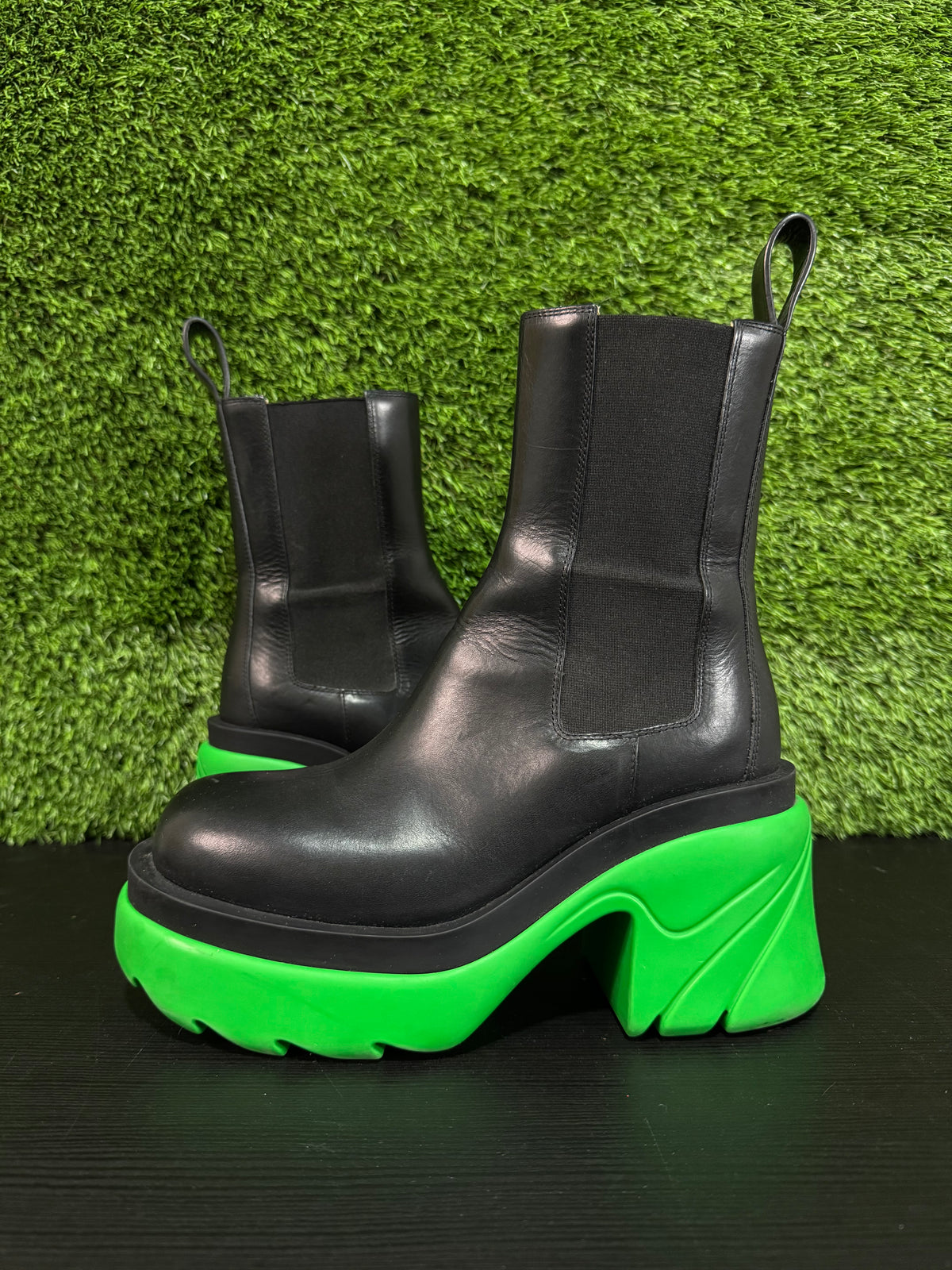 Bottega Veneta Chelsea Boot Black/Green