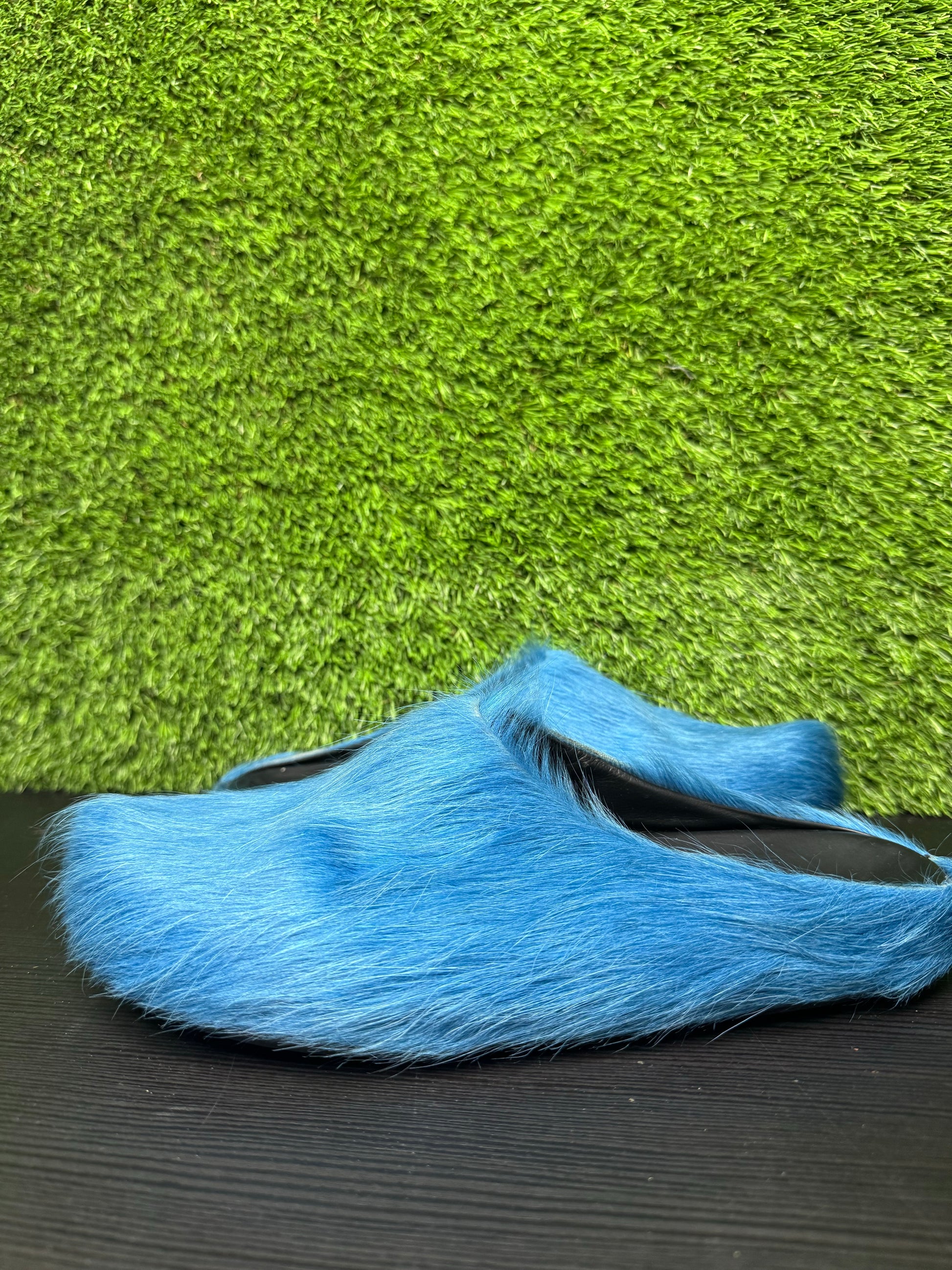 Marni blue fur slides