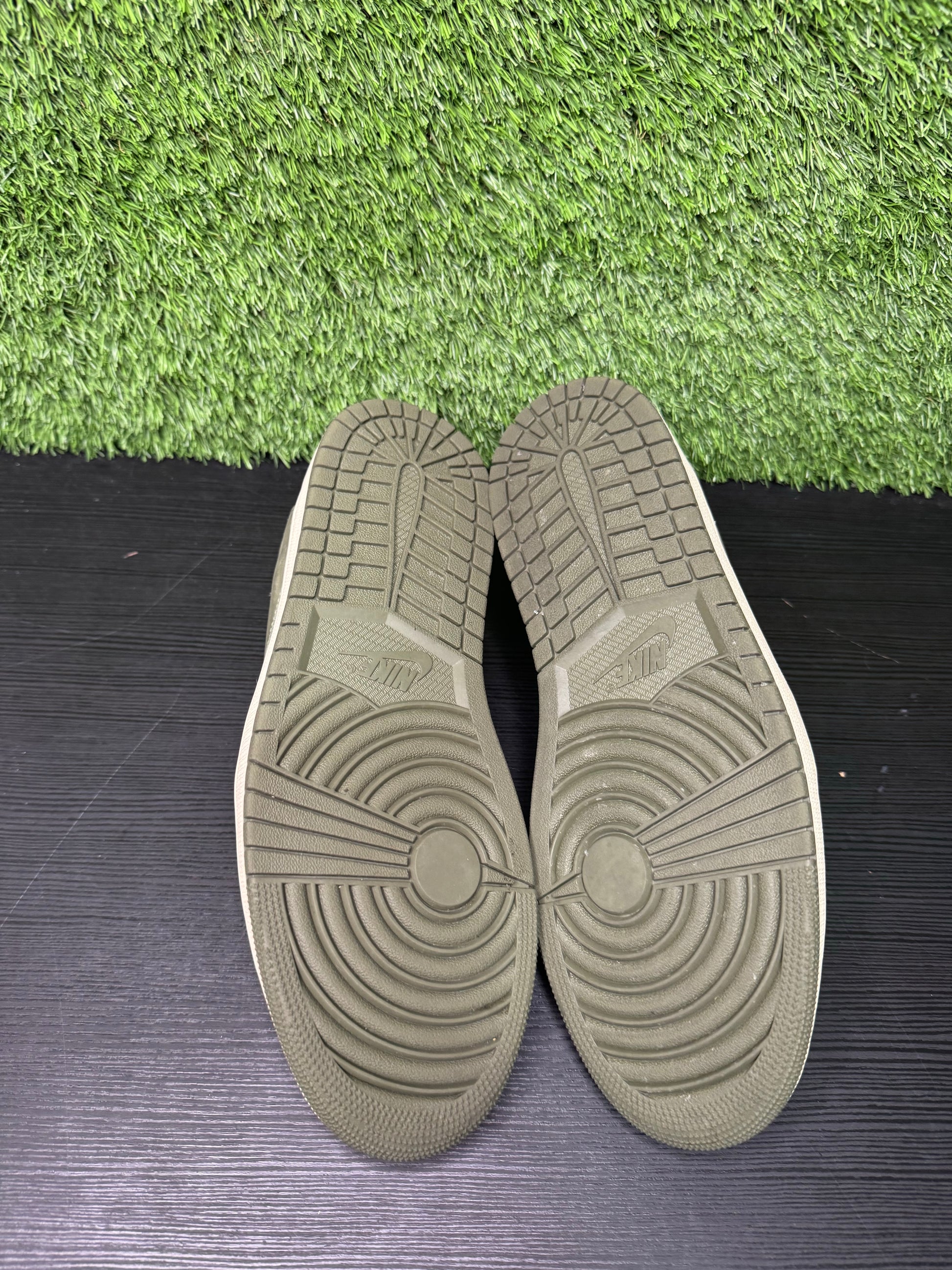 Jordan 1 Travis Scott Olive women’s