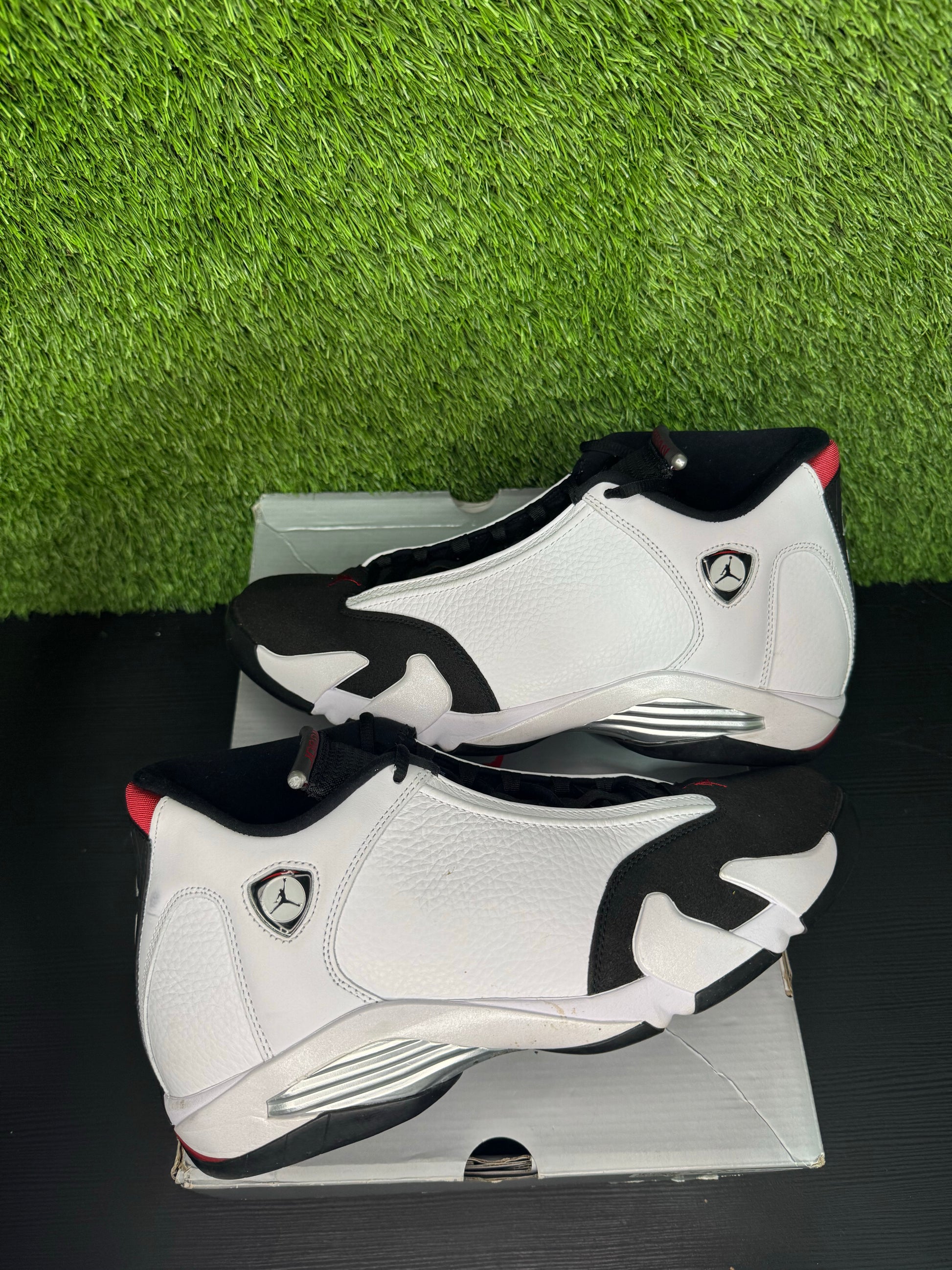 Jordan 14 Retro Black Toe (2024)