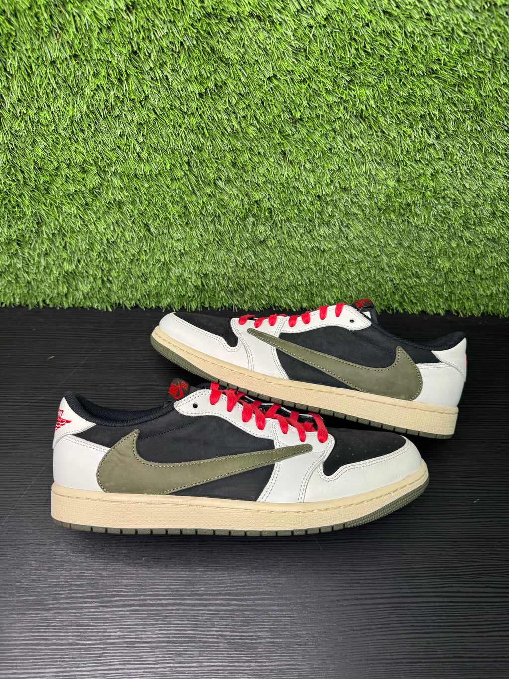 Jordan 1 Travis Scott Olive women’s