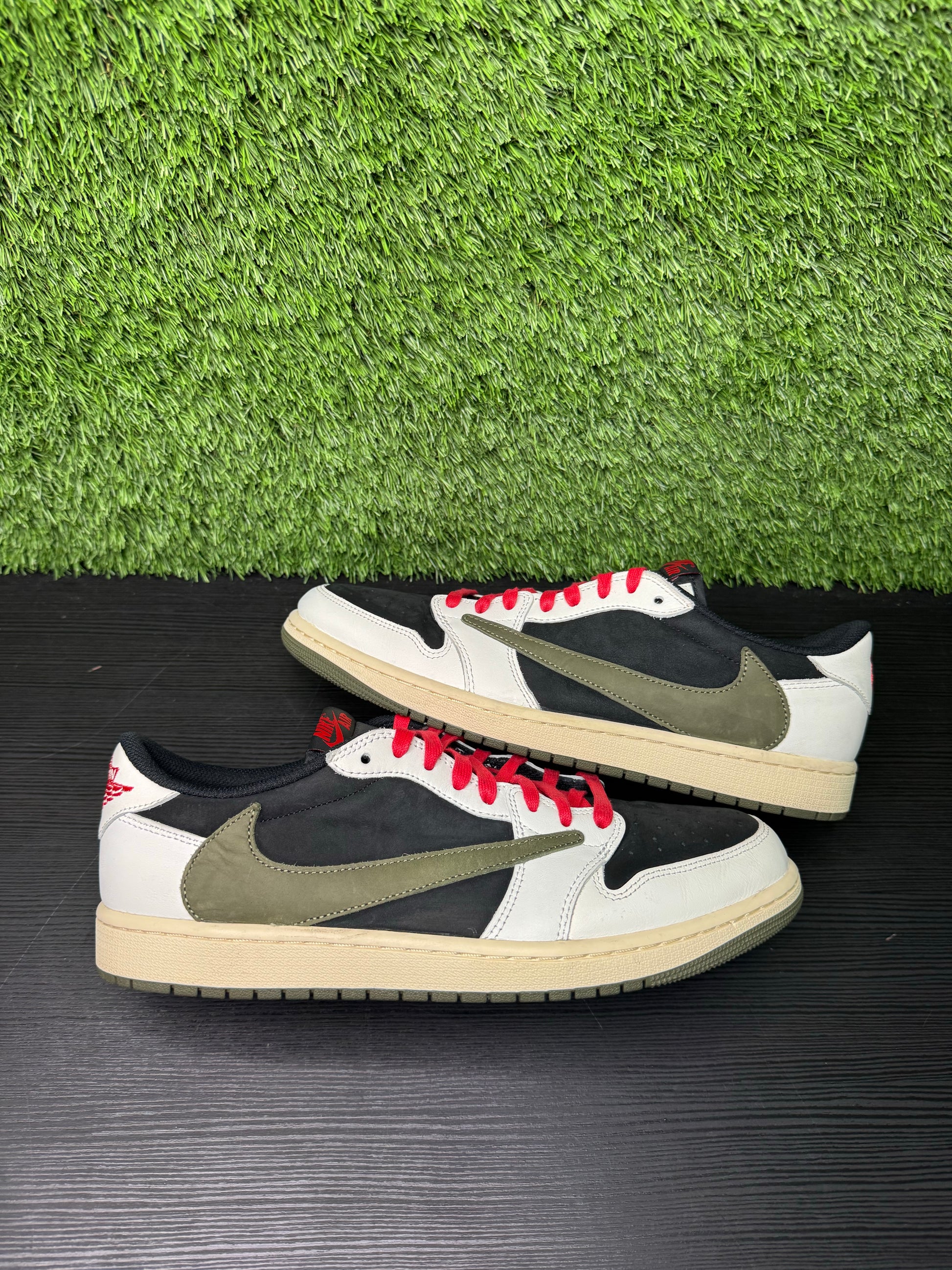 Jordan 1 Travis Scott Olive women’s
