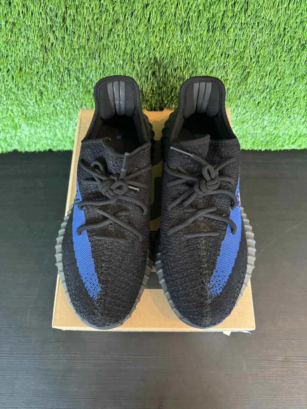 adidas Yeezy Boost 350 V2 Dazzling Blue