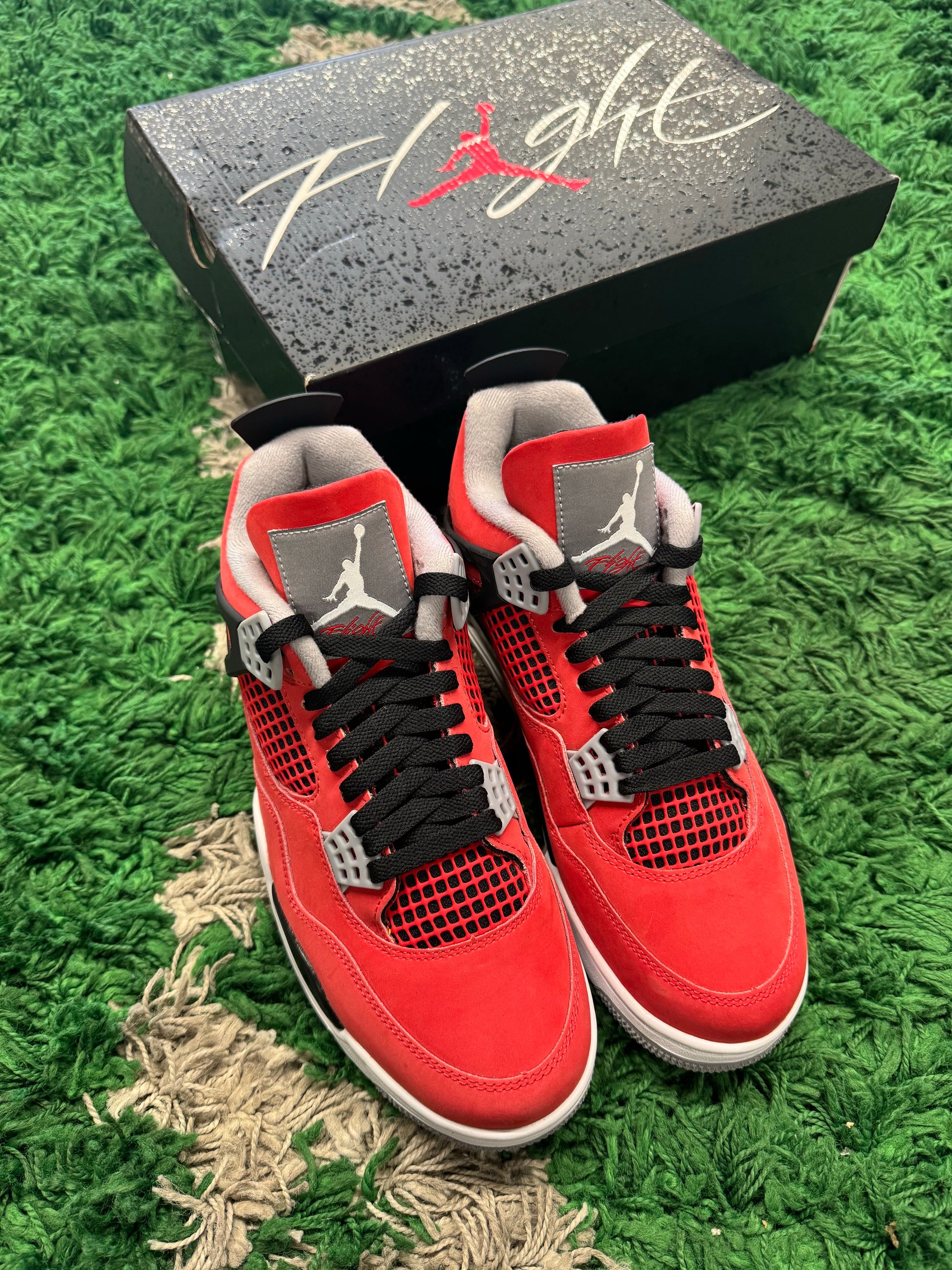 Jordan 4 Retro Toro Bravo