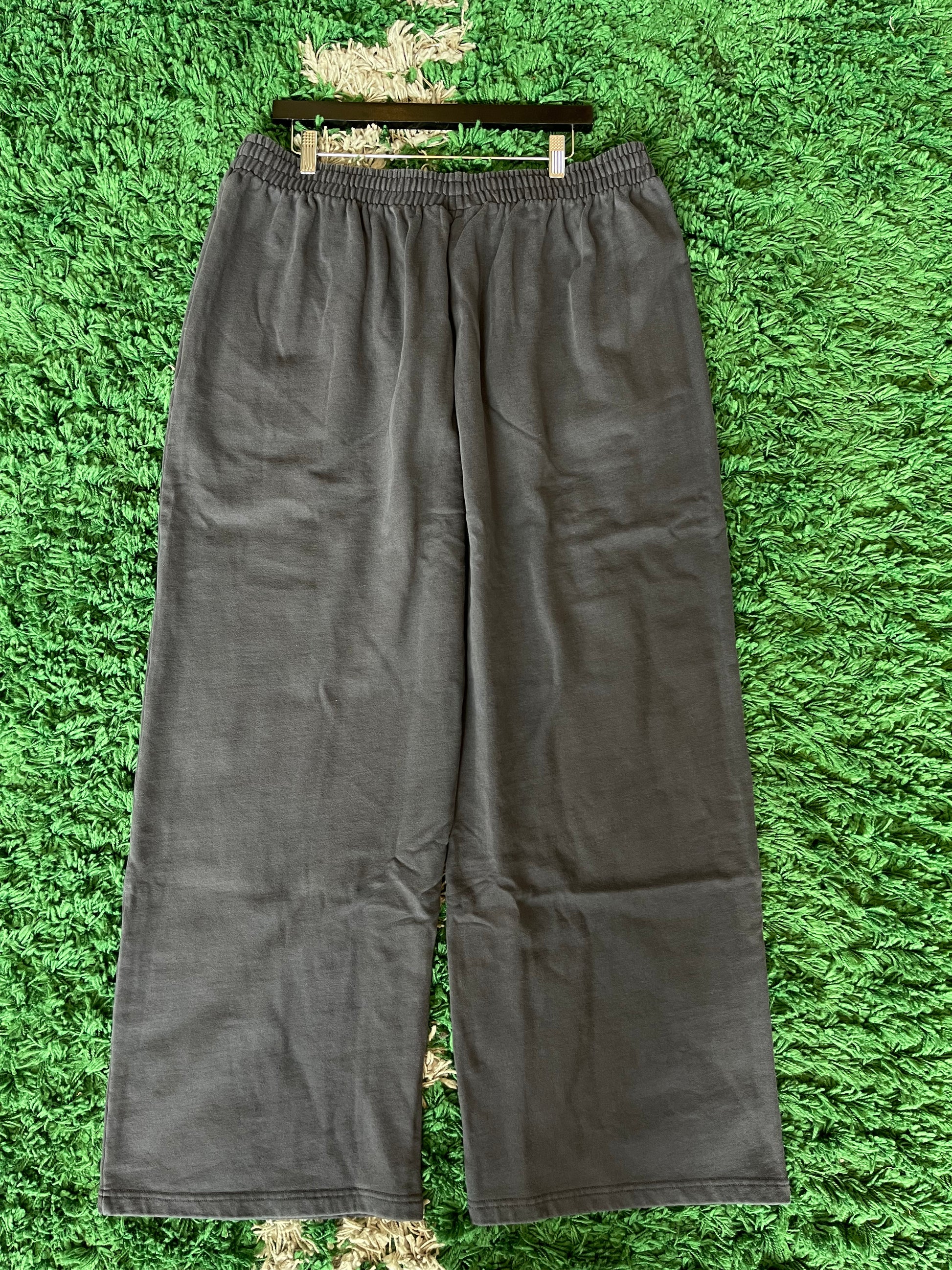 GV Gallery Calligraphy Sweats