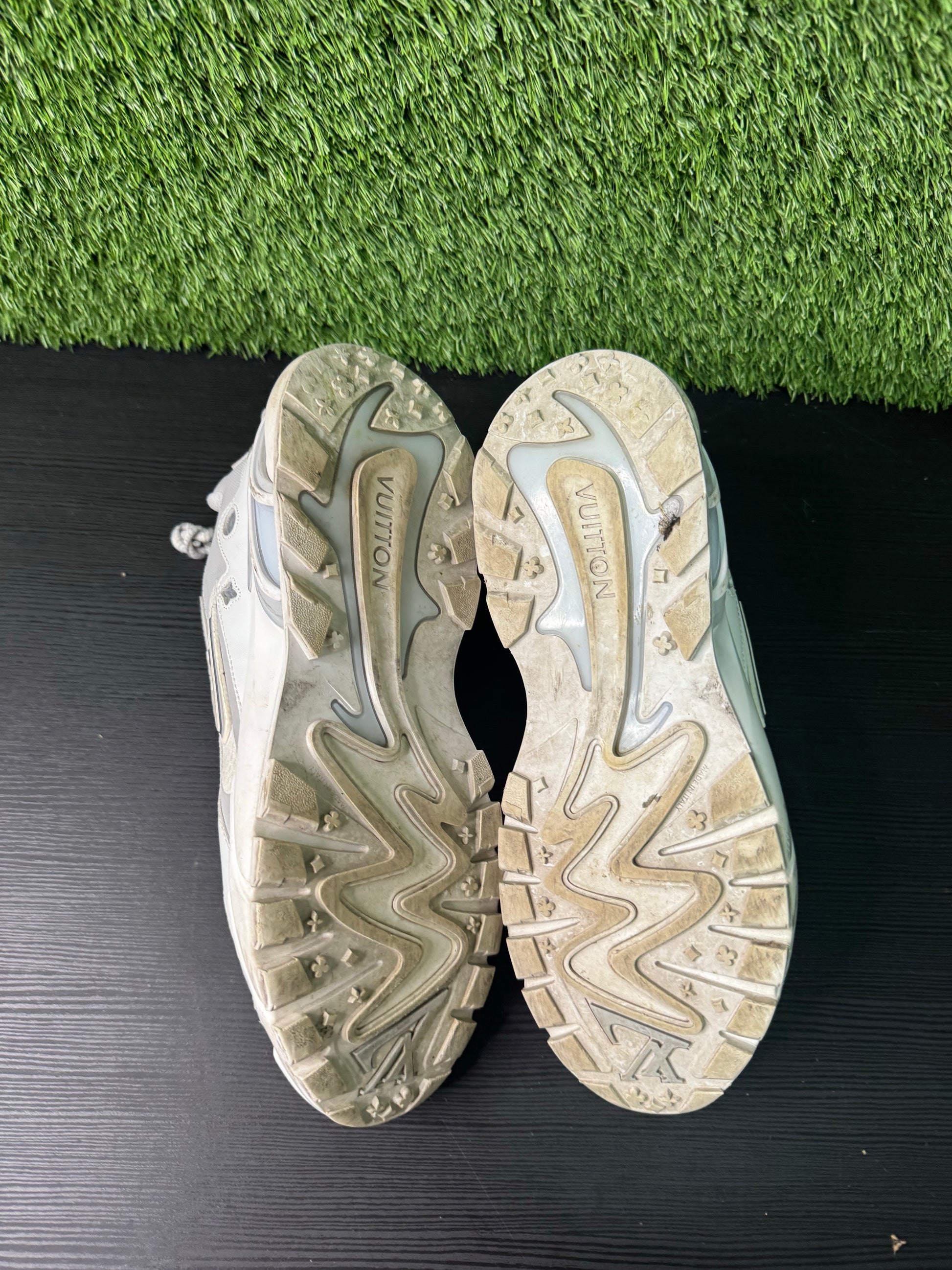 Louis Vuitton white/grey trainer