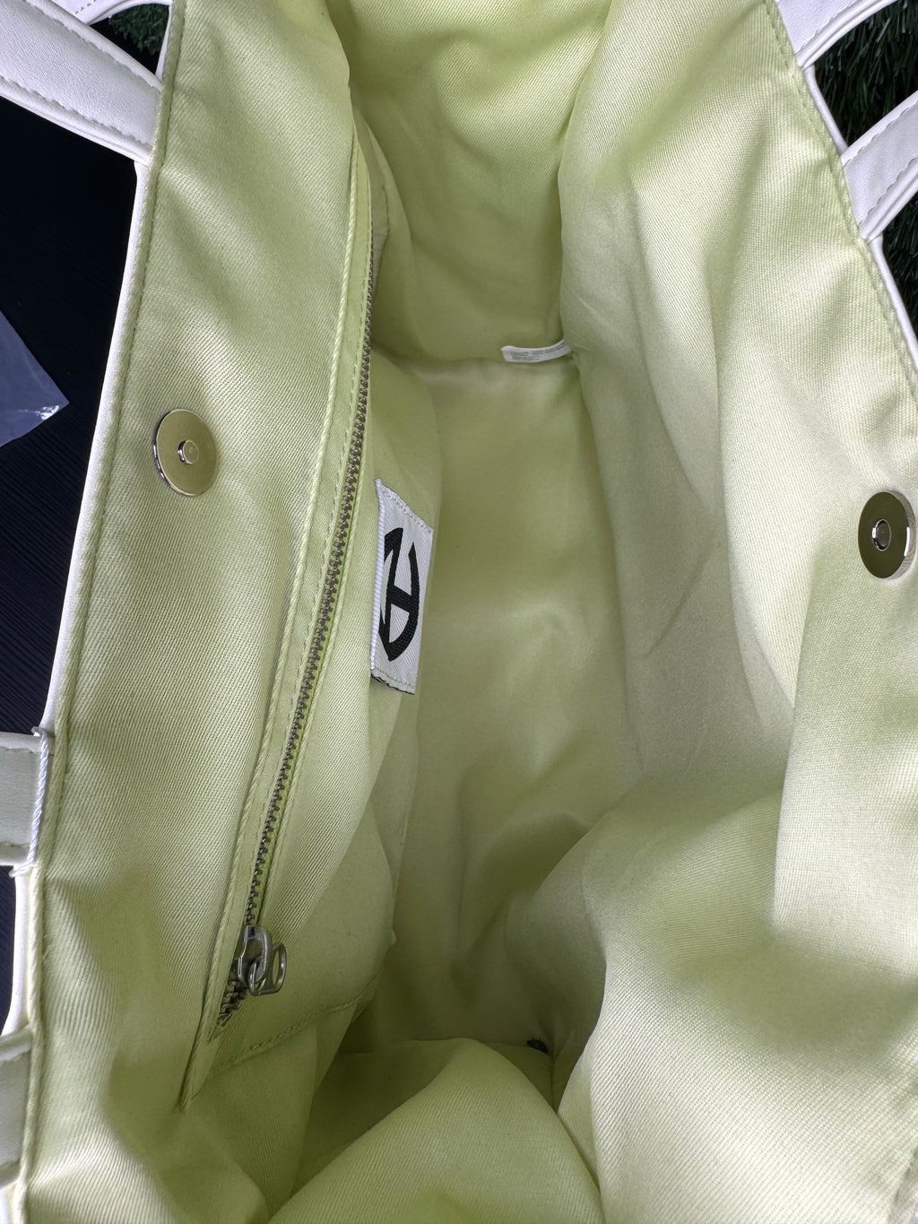 Telfar Light mint medium