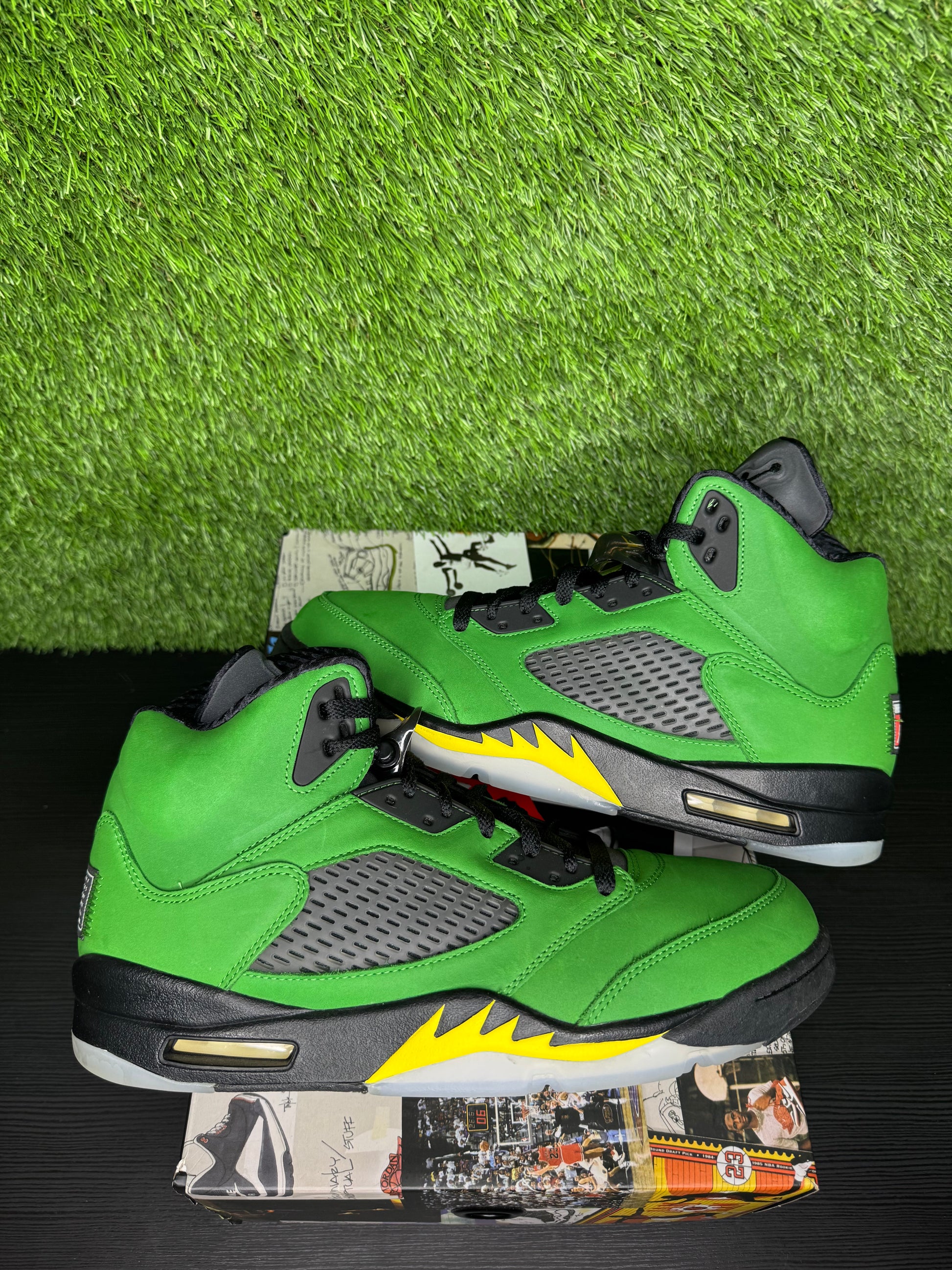 Jordan retro 5 Oregon
