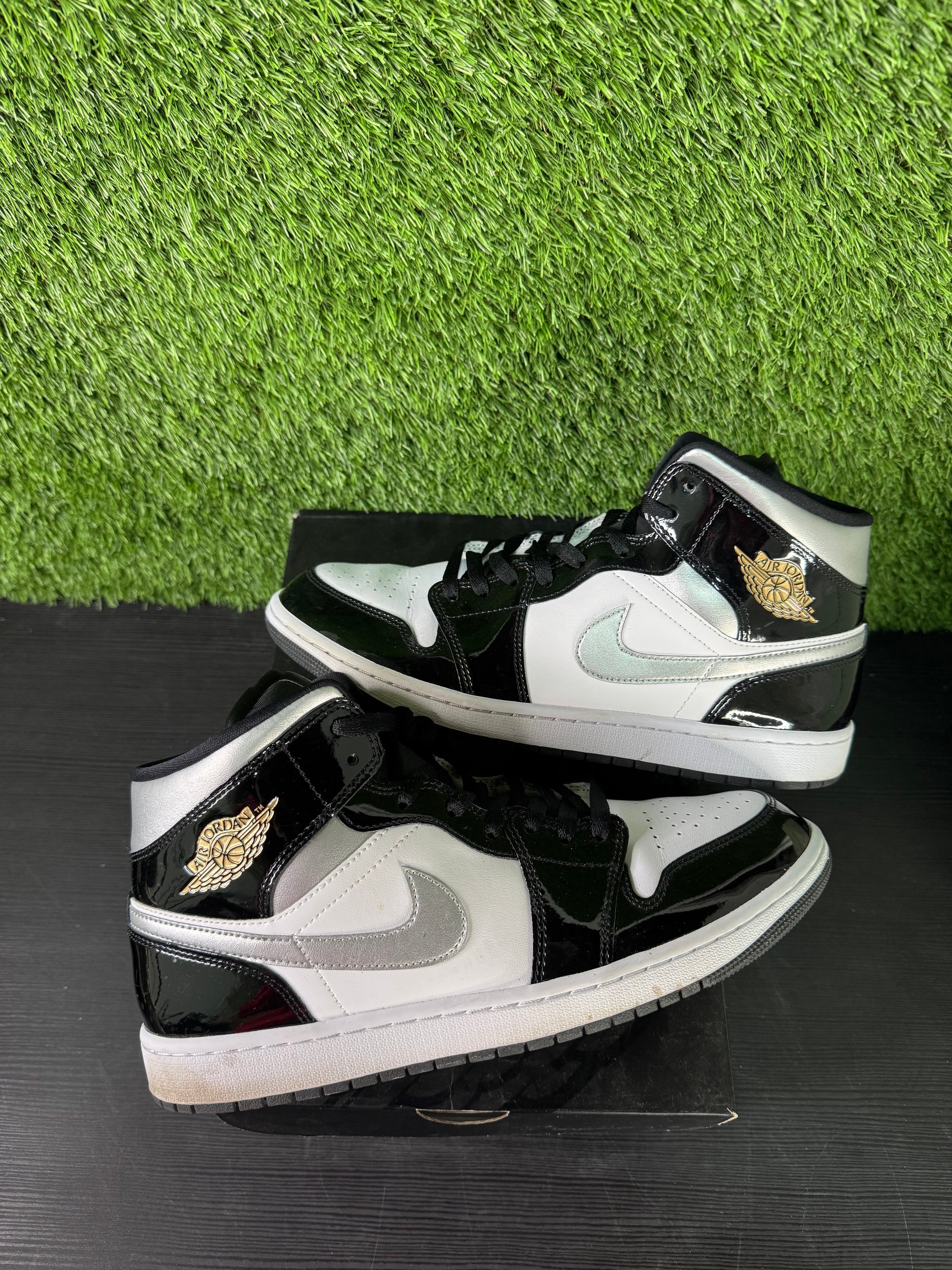 Jordan 1 Mid Patent Black Metallic