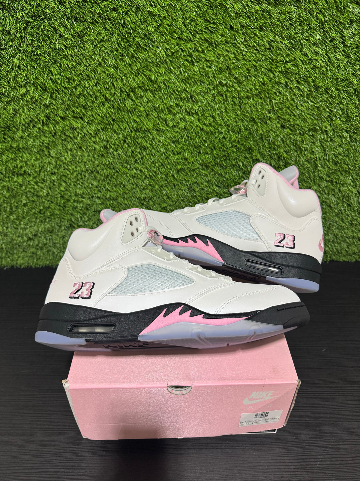 Jordan 5 Retro Soft pink