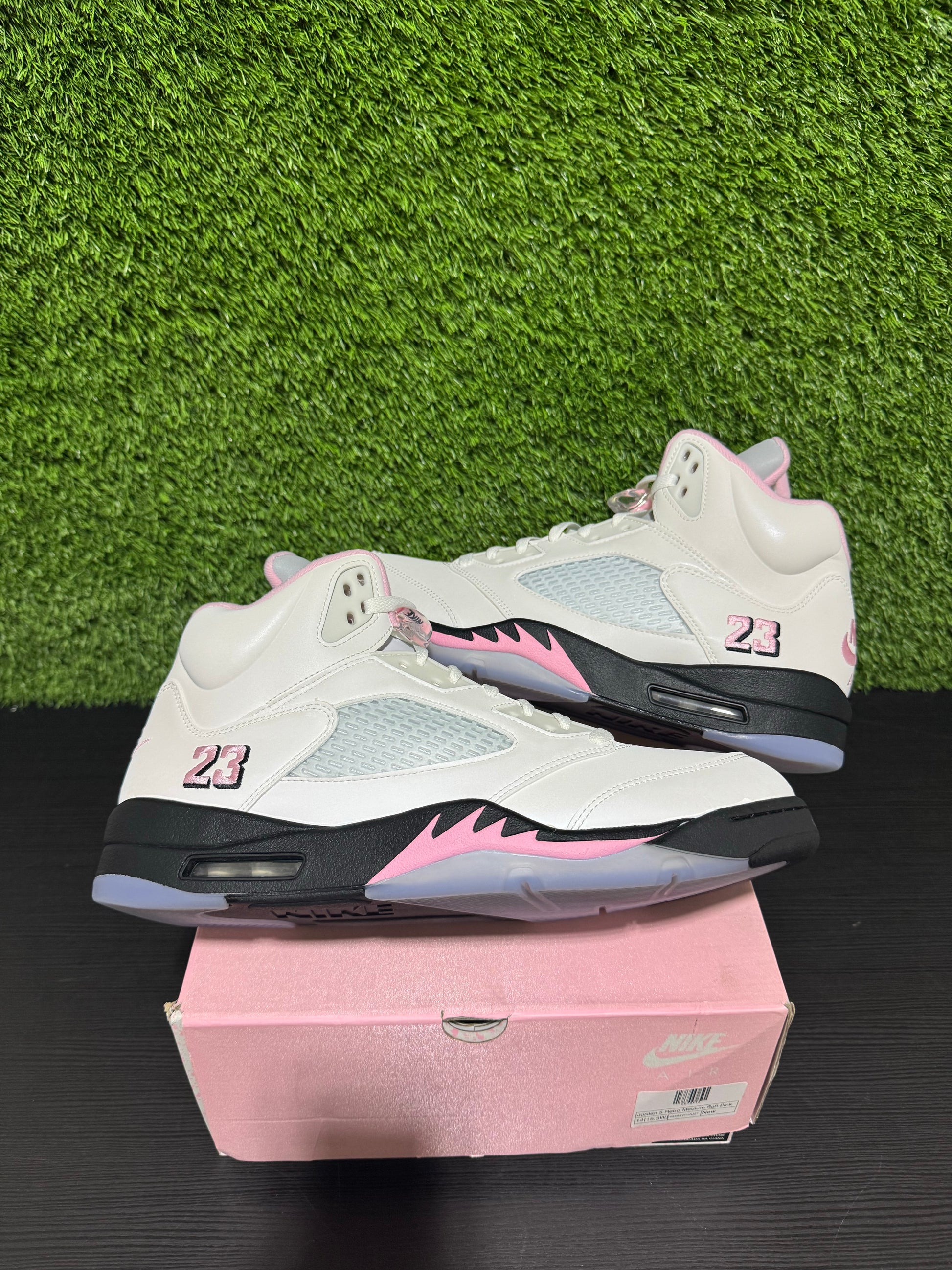 Jordan 5 Retro Soft pink