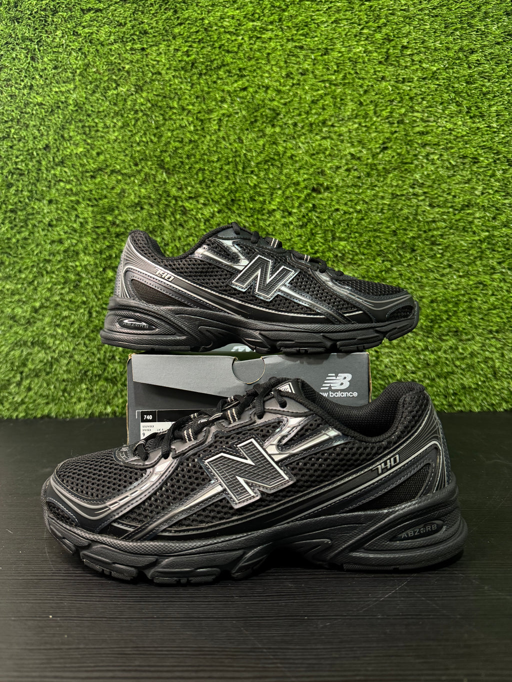 New Balance 740 Black Silver Metallic