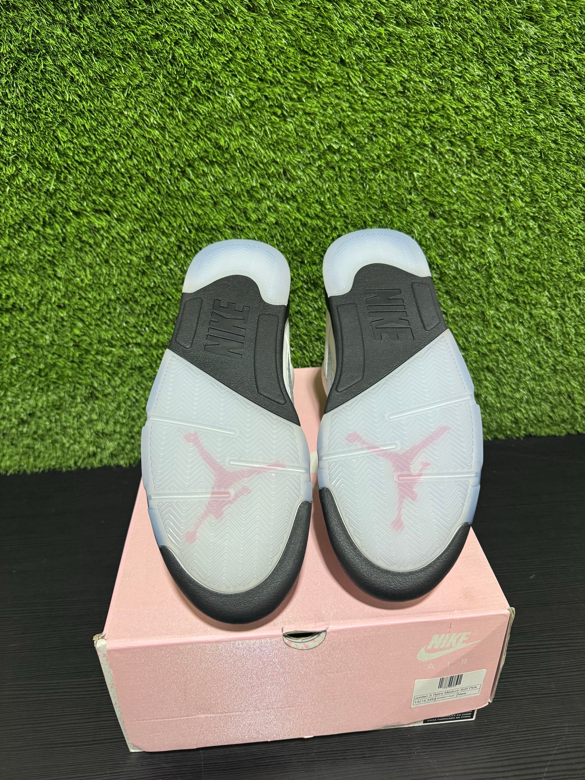 Jordan 5 Retro Soft pink