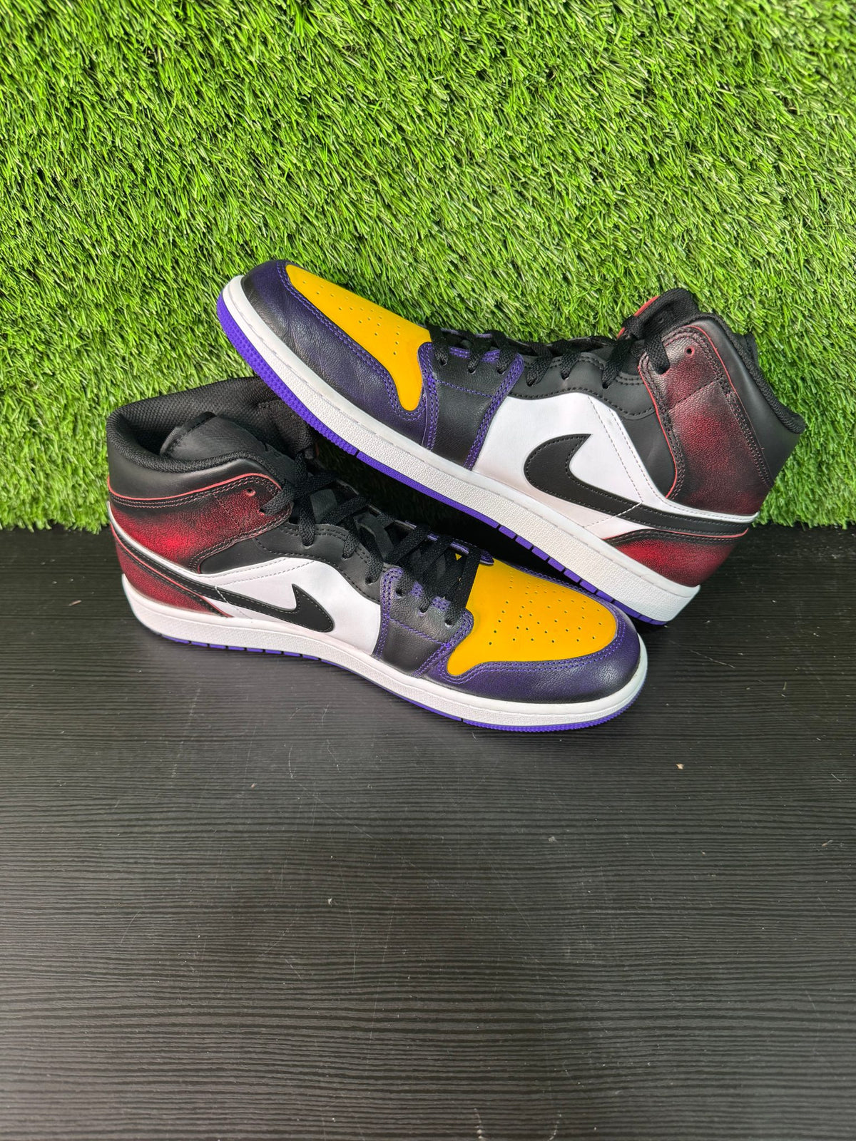 Jordan 1 Mid SE LA to Chicago