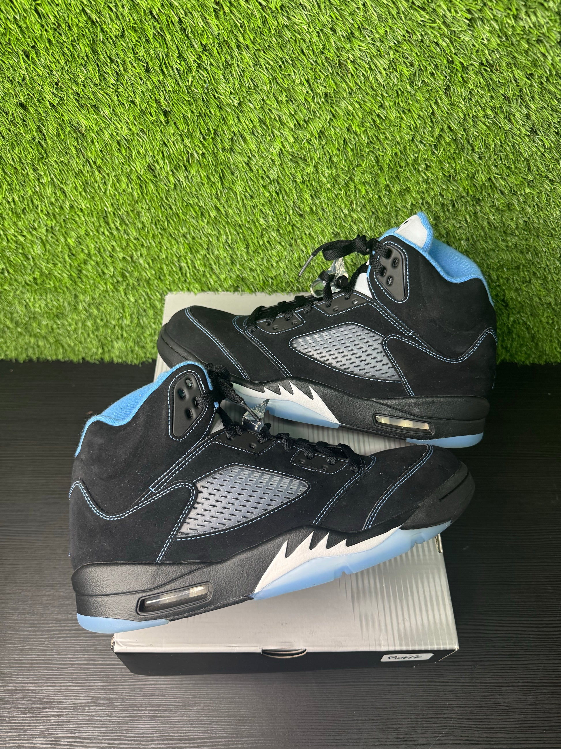 Jordan Retro 5 Black Carolina UNC