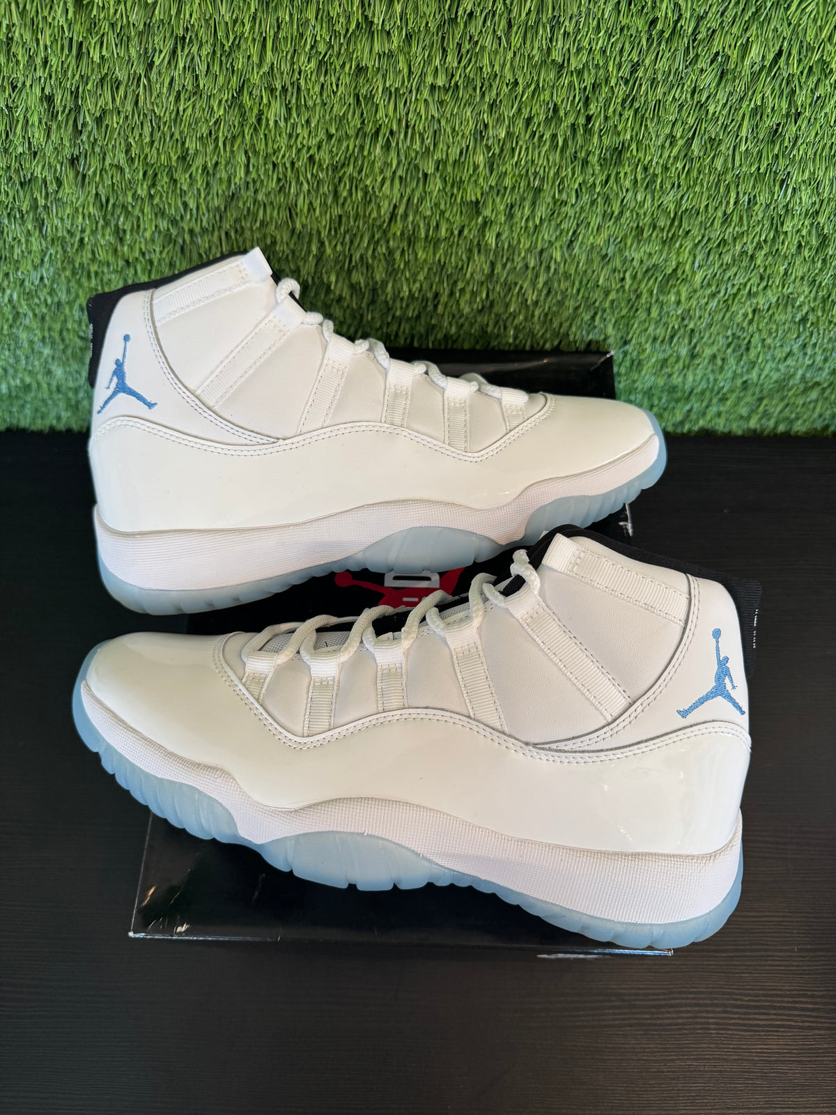 Jordan 11 Retro Legend Blue (2024)