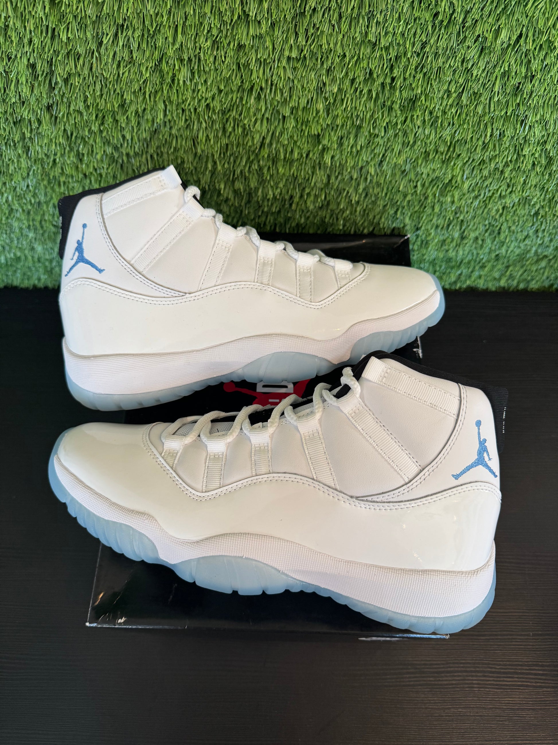 Jordan 11 Retro Legend Blue (2024)