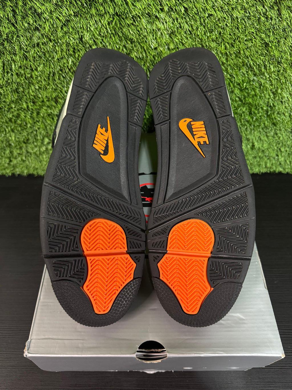 Jordan 4 Retro OG SP Undefeated (2025)