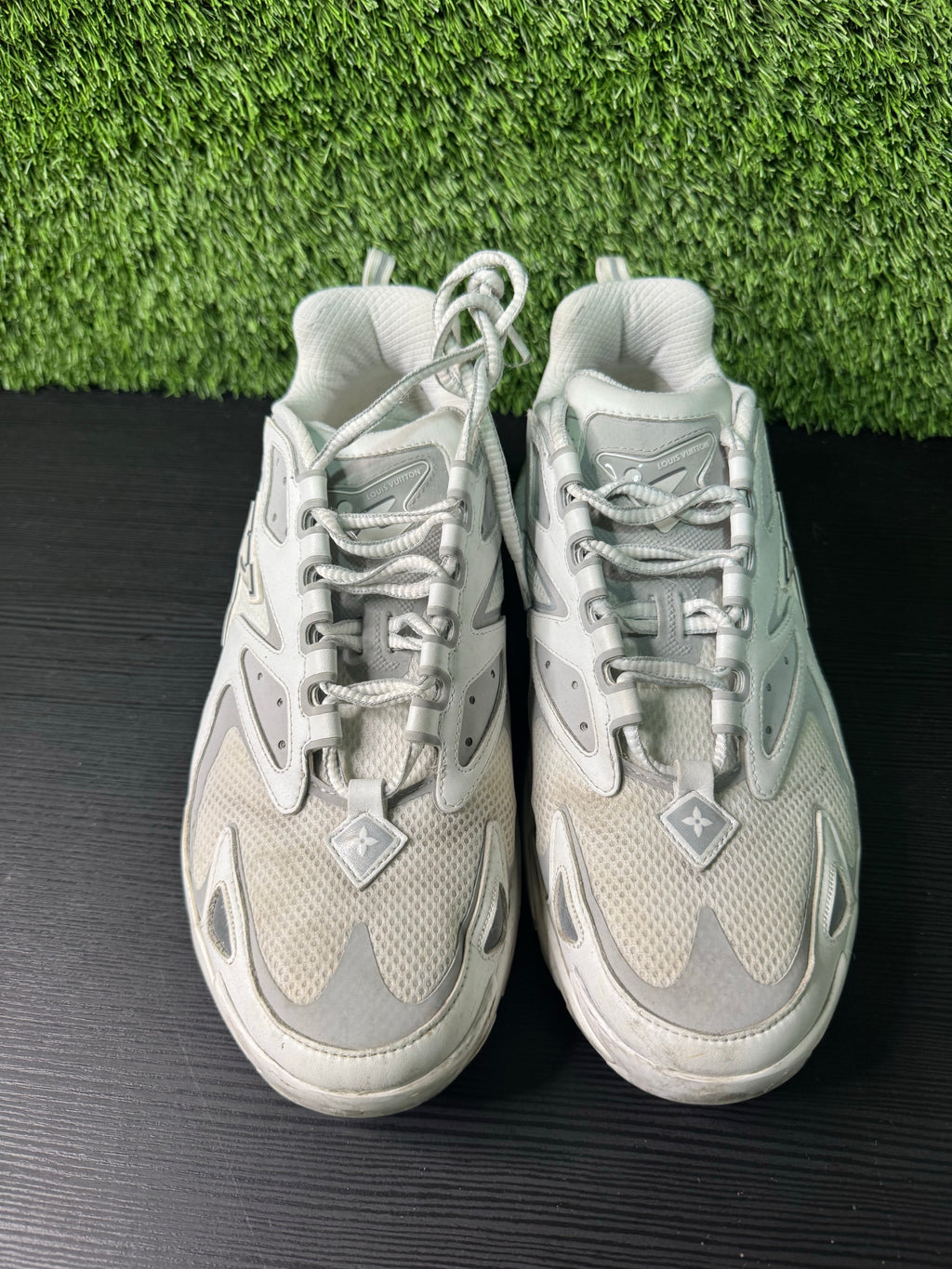 Louis Vuitton white/grey trainer